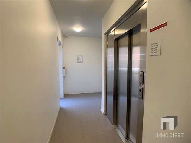 Appartement (2e verdiep) op Ezeldijk - lift - instapklaar - 2 slpks - terras - kelder - 90m²